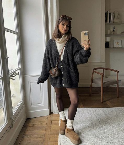 Cardigan Outfit Oversized, Oversize Cardigan Outfit, Ultra Aesthetic, Oversized Cardigan Outfit, Alledaagse Outfit, Winter Mode Outfits, Cozy Fall Outfits, Cardigan Oversized, Uggs Outfit