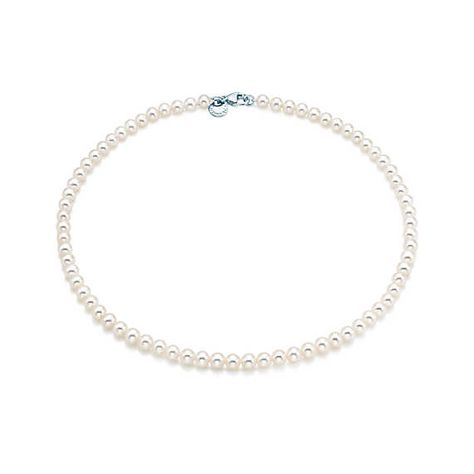 ❤️ Tiffany Pearls, Tiffany Necklace, International Jewelry, Tiffany And Co, Freshwater Cultured Pearls, Tiffany Blue, Cultured Pearls, Christmas List, Tiffany & Co.