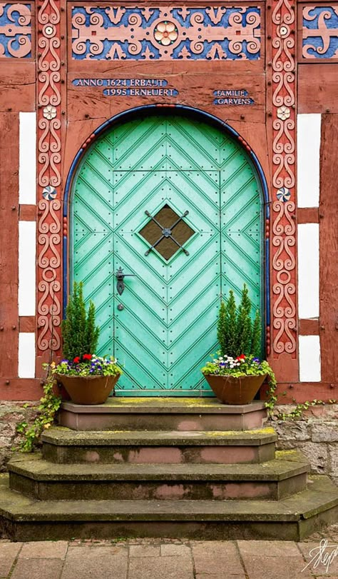 Green Doors, Saxony Germany, Gorgeous Doors, When One Door Closes, Lower Saxony, Entrance Ideas, Door Entryway, Cool Doors, Green Door