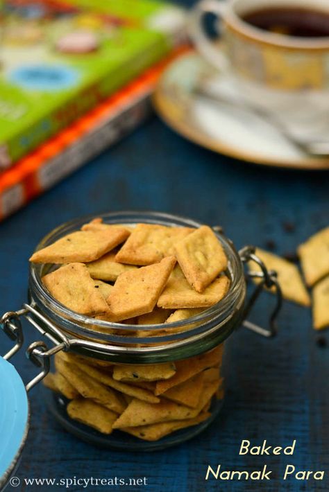 Baked Indian Snacks, Namak Pare, Sugar Free Biscuits, Spicy Treats, Simple Baking Recipes, South Indian Recipes, Sugar Free Snacks, Diwali Snacks, Simple Baking