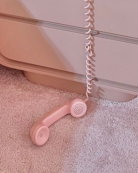 Pink Telephone, Rooms Decoration, Soft Pink Theme, Pink Phone, Baby Pink Aesthetic, Scream Queens, Pastel Pink Aesthetic, Pink Vibes, Pink Themes