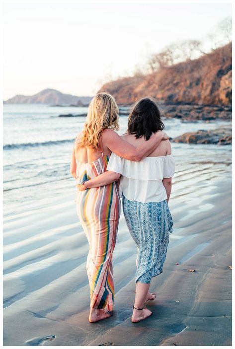 Mother and daughter walking on the beach in Playa Hermosa, Costa Rica. Photographed by Kristen M. Brown, Samba to the Sea Photography. Mother Daughter Vacation Pictures, Mom Daughter Vacation, Mother Older Daughter Photography, Mom And Daughter Beach Photos, Mother Daughter Beach Photoshoot, Mother And Teenage Daughter Photo Ideas, Mom And Daughter Beach Photo Ideas, Mother Daughter Beach Pictures, Family Beach Pictures Poses