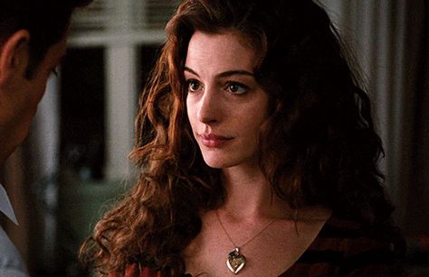 Anne Hathaway Love And Other, Anne Hathaway Gif, Ella Enchanted, 2010 Fashion, Peinados Recogidos, Princess Diaries, Photography Beautiful, Eyes Design, Anne Hathaway