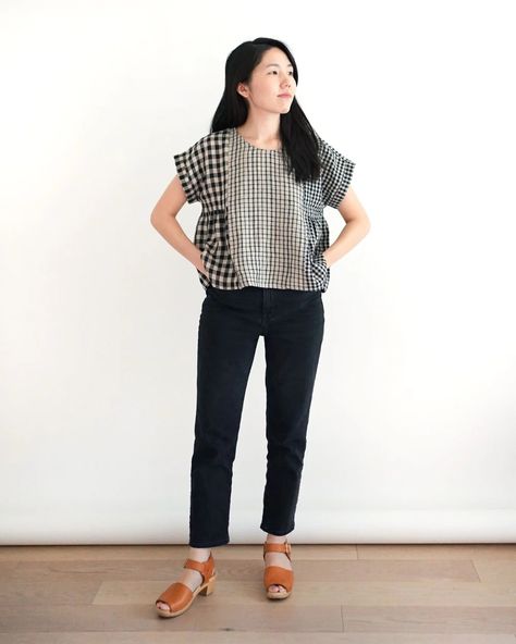 Boxy & Oversized Shirt & Tops Sewing Patterns | The Fold Line Sewing Club, Gingham Linen, Gathered Dress, Box Top, Top Sewing Pattern, Creation Couture, Sewing Blogs, Gathered Sleeves, Size Pattern