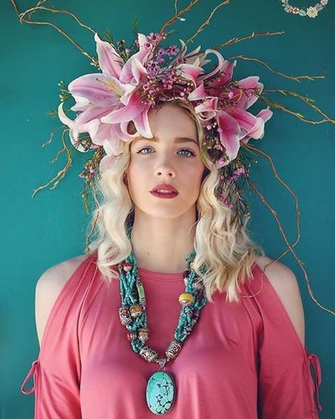 Lily, wax, curly willow floral crown Lily Flower Crown, Hair Lights, Curly Willow, Hair Flowers, Textile Texture, Flower Headpiece, Flower Crowns, Light Hair, Pink Lily