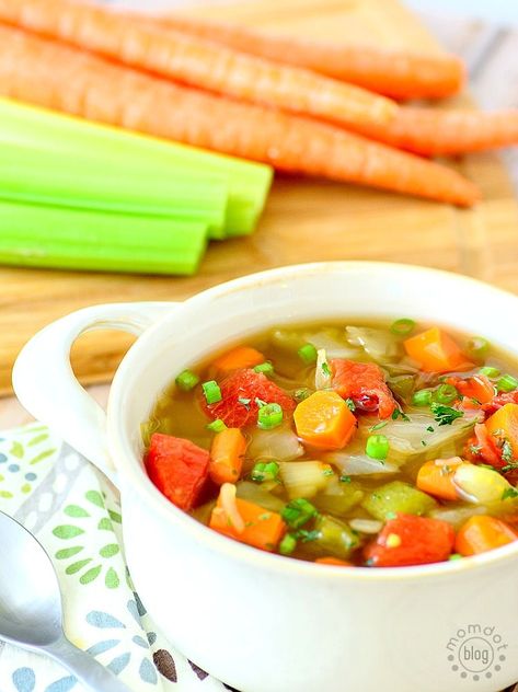 Cabbage Soup Recipe (+ Does Dolly Parton Diet REALLY Work?) - MomDot Dolly Parton Diet, The Cabbage Soup Diet, Cabbage Soup Diet Plan, Cabbage Soup Diet Recipe, Cabbage Soup Recipe, Diet Soup Recipes, Cabbage Soup Diet, Low Carb Diets, Work Meals