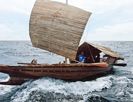 Indigenous Boats: The Moken Kabang Sea Nomads, Mergui Archipelago, Polynesian Islands, Small Sailboats, Traditional Boats, Sailing Vessel, Vernacular Architecture, Boat Design, Boat Building