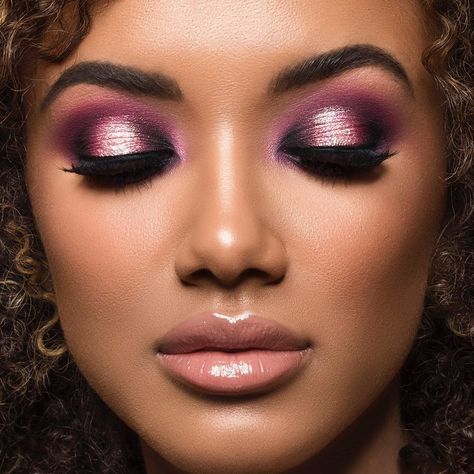 BH Cosmetics on Instagram: “Halo like WHOA!😇 Our gorgeous model is an angel with this hot halo eye from our Diamond Dazzlers collection in Brilliant. It comes in 4…” Spring Makeup Looks, Plum Makeup, Halo Eyes, Halo Eyeshadow, Halo Eye Makeup, Maybelline Mascara, Glitter Shadow, Fall Makeup Looks, Unique Makeup