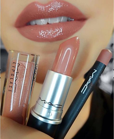 Lipstick Colours, Mac Beauty, Makeup Contouring, Permanente Make-up, Future Aesthetic, Drugstore Lipstick, Eyeshadow Tutorials, Mac Lipsticks, Lipstick Kit