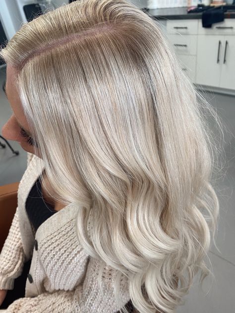 Pearly Blonde Highlights, Extra Light Ash Blonde Hair, Pearl Blonde Highlights, Icy Blonde Hair With Shadow Root, Pearl Blonde Balayage, Milky Blonde Hair, Pearl Blonde Hair, Light Ash Blonde Hair, Blonde Hair With Roots