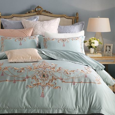 Vintage Glam Victorian Style Gothic Pattern Full, Queen Size #Bedding #Bedspread #Bedroom Sets Glam Bedding, Vintage Bedding Set, Full Bedding Sets, Bedding Sets Online, Bedroom Sets Queen, Bedroom Color Schemes, Luxury Bedding Sets, Vintage Bed, Trendy Bedroom