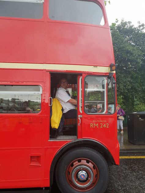 Me Driving routemaster 242 on the 20 days of summer route loved it👌 Me Driving, Routemaster Bus, London Buses, London Country, London Transport, Bus Coach, London Bus, Livingston, Buses