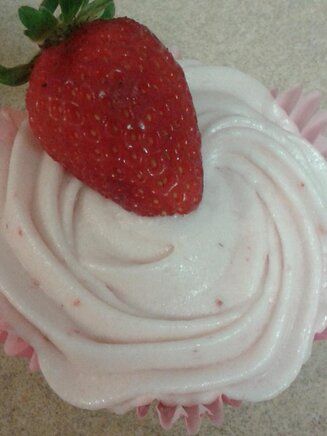 Sturdy Whipped Cream Frosting, Raspberry Cream Cheese Frosting, Whipped Cream Frosting Recipe, Strawberry Cream Cheese Frosting, Whipped Cream Cheese Frosting, Cheese Frosting Recipe, Cream Cheese Frosting Recipe, Cake Recipes From Scratch, Strawberry Cream Cheese