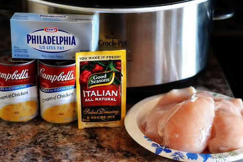 Chicken With Italian Dressing, Slow Cooker Kip, Bake Macaroni, Ramadan Meals, Best Crockpot Chicken, Italian Dressing Chicken, Pumpkin Alfredo, Panini Recipes Chicken, Chicken Recipes Instant Pot