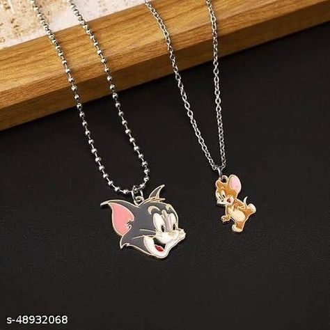 Tom Und Jerry, Tom Et Jerry, 2 Best Friends, Bff Jewelry, Creative Gifts For Boyfriend, Bff Necklaces, Shoes Outfit Fashion, Guy Friends, Diy Bracelets Patterns