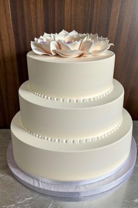 Simple Wedding Cake 2 Tier Classy, Simple Wedding Cakes 2 Tier, Wedding Cakes 2 Tier, Cakes 2 Tier, Simple Wedding Cakes, Simple Wedding Cake, Simple Wedding, Simple Weddings, Wedding Cakes