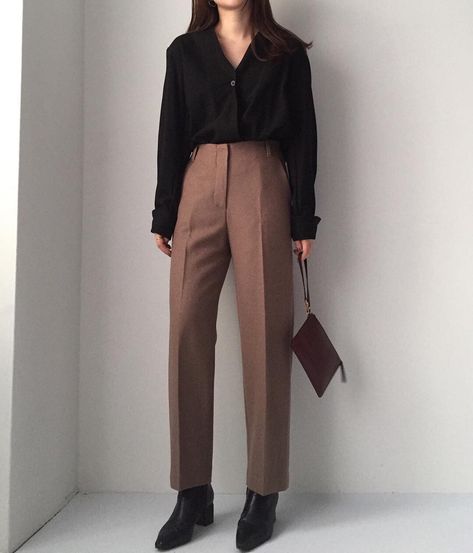 Simple Work Outfits, Look Retro, K Fashion, Moda Jeans, Brown Pants, Mode Inspo, Work Outfits Women, 가을 패션, Fall Fashion Trends