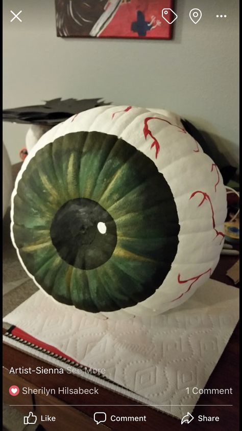 Eye Ball Pumpkin Painting, Eye Pumpkin Painting, Green Painted Pumpkin Ideas, Eyeball Pumpkin Painting, Painting Pumpkins Scary, Pumpkin Eyeball, Eyeball Pumpkin, Eye Pumpkin, Decorated Pumpkins