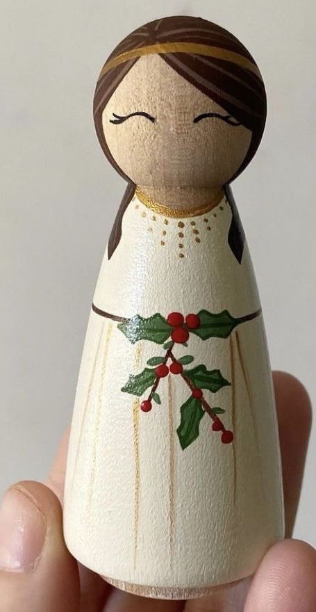 Peg Doll Ornaments Diy, Peg Doll Ornaments, Santa Peg Doll, Christmas Peg Doll Ideas, Peg Doll Angels, Wooden Peg Doll Ideas, How To Paint Peg Dolls, Peg People Ideas, Peg Dolls Ideas