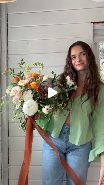 biddy’s blooms on Instagram: "make lauren’s bridal bouquet with me🕊️🫶✨🌿🍊 

I get just a little excited when i’m happy with the final  product🤣" Simple Bouquet Of Flowers, Simple Bouquet, Bouquet Ideas, 10k Views, Bouquet Of Flowers, Bridal Bouquet, On Instagram, Instagram