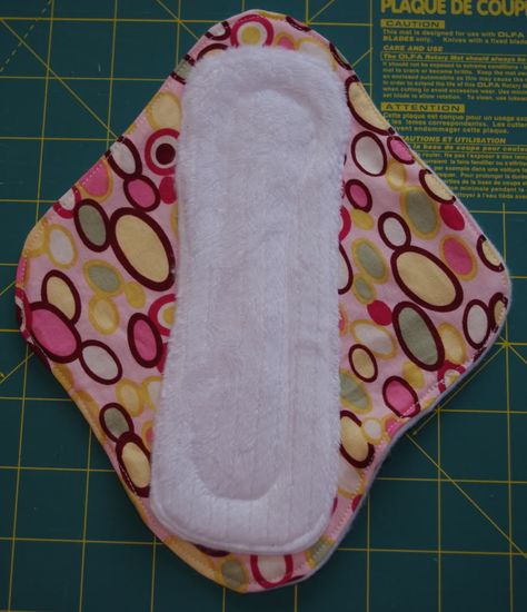 How to Make Your Own Reusable Cloth Menstrual Sanitary (Mama) Pad Pantie Liners, Post Partum Pads, Cloth Menstrual Pads Diy, Diy Cloth Pads, Cloth Pad Pattern, Organic Pads, Feminine Pads, Cloth Menstrual Pad, Maxi Pad