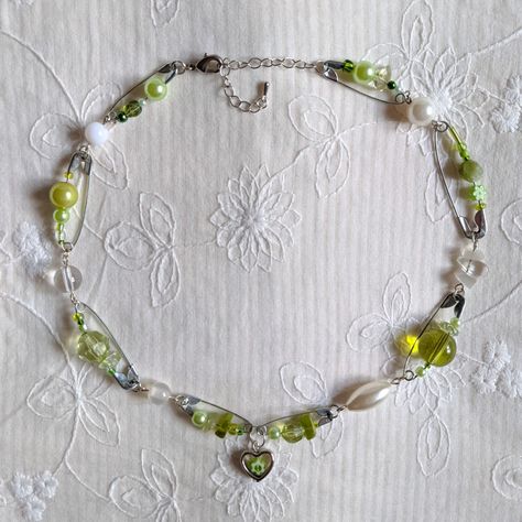 Earthy Beaded Necklace, Green Necklace Aesthetic, Green Jewelry Aesthetic, Cutesy Jewelry, Pearl Necklace Aesthetic, Bead Pearl Necklace, Earthy Necklace, Hazel Green, Earthy Jewelry