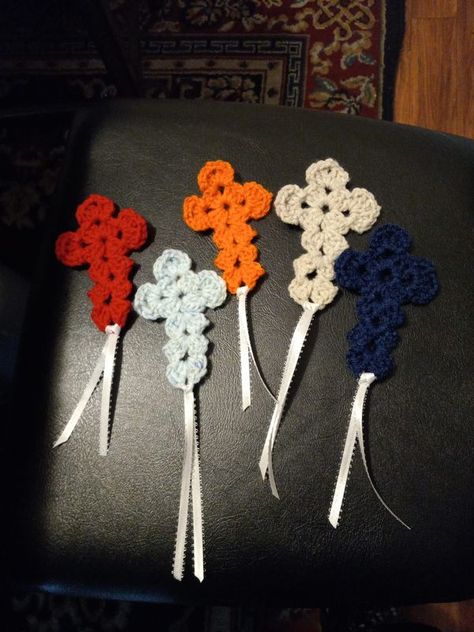 Random acts of crochet kindness and more | Bookmarkers | Facebook Random Acts Of Crochet Kindness, Random Crochet, Crochet Kindness, Acts Of Kindness, Crochet Stuff, Random Acts Of Kindness, Acting, Shawl, Craft Ideas