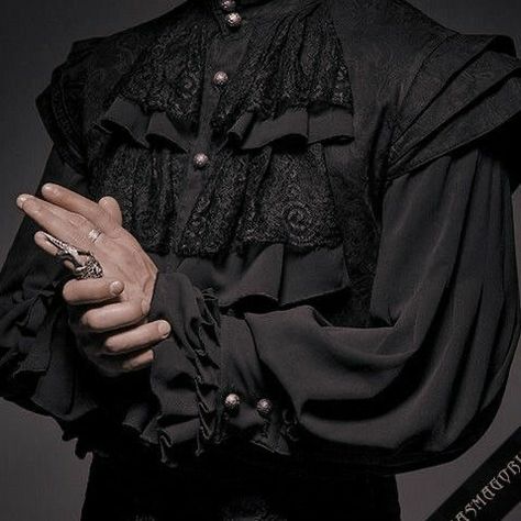 Cardan Greenbriar Aesthetic, Moda Medieval, Cardan Greenbriar, 여자 패션, Fantasy Clothing, Fancy Outfits, Fantasy Fashion, Character Outfits, Look Cool