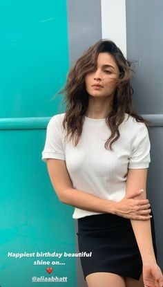 Aliya Batt, Her Vows, Cute Blonde Guys, Indian Bridesmaid Dresses, Alia Bhatt Photoshoot, Easy Hairstyles For Thick Hair, Celebrity Casual Outfits, Kriti Sanon, Bun Hairstyles For Long Hair