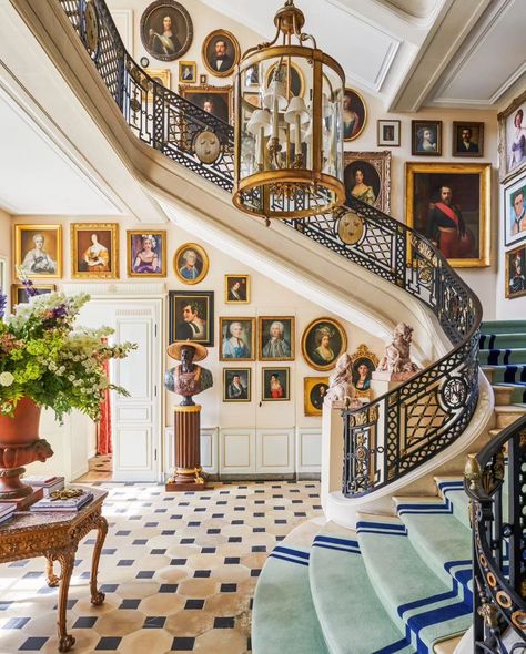 Timothy Corrigan Interior Design, Yellow Salon, Modern Classical Interior, Timothy Corrigan, French Country Estate, Veranda Magazine, Stair Decor, Timber Construction, Royal Life