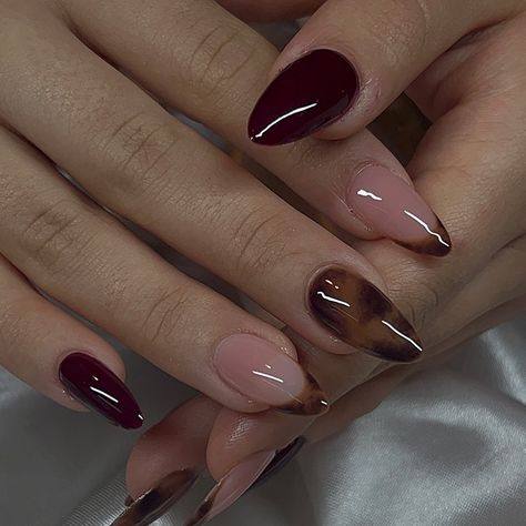 the perfect fall set🍂 • • #nails #nailsofinstagram #nailart #nail #nails💅 #nailinspo #nailinspiration #nailsdesign #naildesigns #nailtech #nailartist #nashville #acrylicnails #nashvillenails #nashvillenailtech #nailsoftheday #nailsofinsta #nailsofnashville #explore #explorepage #explorepage✨ #nailedbyshev #trending #trendynails #nailsnailsnails #tortoise #fallnails #almondnails #gelx #gelxnails Fall Set Nails, Nail Inspo Brown, Brown Marble Nails, Tortoiseshell Nails, Dance Nails, Brown Nail Art, Set Nails, Asian Nails, Simple Acrylic