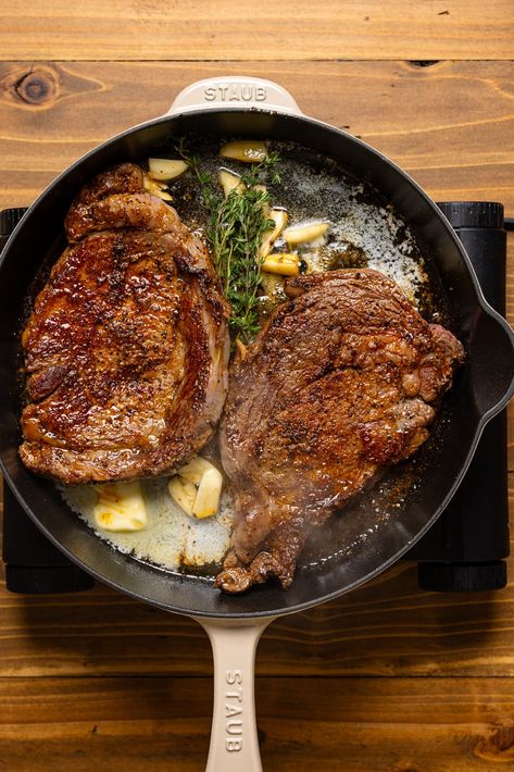 Pan Seared Ribeye Steak, Seared Ribeye Steak, Pan Seared Ribeye, Steak Recipes Pan Seared, Steak On Stove, Rosemary Steak, Steak At Home, Garlic Steak, Pan Seared Steak