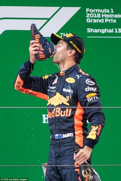 Formula 1 Car Racing, Racing Drivers, Daniel Ricciardo, Formula 1 Car, Fast Cars, Grand Prix, Formula 1, Shanghai, Race Cars