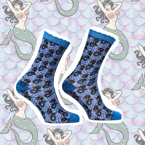 Sock My Mermaid damessokken maat 39/42  Sterk & slijtvast Super luxe Egyptisch katoen Naadloos op de tenen 40% organic cotton / 35% recycled polyamide / 21% recycled polyester/ 2% elastaan/ 2% metal garen (glitter) 30 graden wassen Blue Shell, Under Water, Underwater World, Mens Spring, A Mermaid, Socks Women, Bralette, The Box, Mermaid