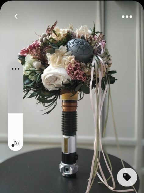 Lightsaber Wedding Bouquet, Star Wars Wedding Colors, Star Wars Wedding Bouquet, Lightsaber Bouquet, Star Wars Wedding Ideas, Wedding Star Wars, Star Wars Themed Wedding, Star Wars Engagement, Renewal Vows