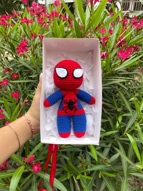 Spiderman Crochet, Aesthetic Flores, Gf Gifts, Mister Maker, Spiderman Gifts, Bee Crochet, Crochet Aesthetic, Crochet Bouquet, Being Single