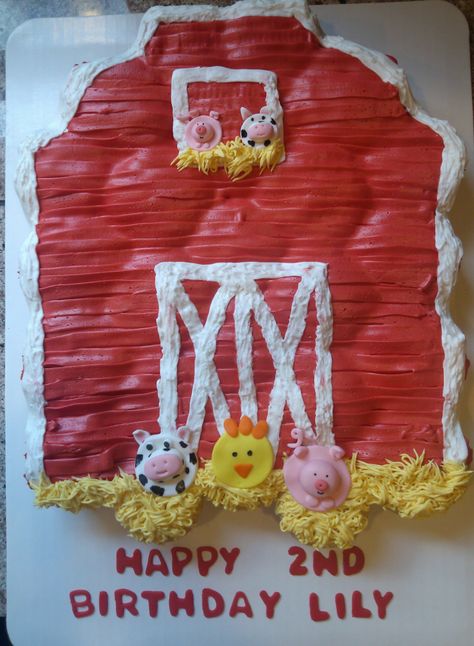 Barn Cupcake Cake Farm Cupcake Cake, Barn Cakes For Kids, Farm Pull Apart Cupcakes, Cow Cupcake Cake Pull Apart, Farm Theme Cupcake Cake, Farm Animal Pull Apart Cupcake Cake, Cupcake Cakes Pull Apart Western, Farm Theme Cupcakes Barnyard Party, Barn Cake With Animal Cupcakes