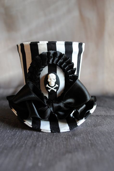 Gothic Pirate Fascinator HatBlack & White Striped Mini Top Gothic Pirate, Steampunk Circus, Halloween Costume Hats, Hat Halloween Costume, Mad Hatter Hats, Steampunk Hat, Mini Hat, Mini Top Hat, Fascinator Hat