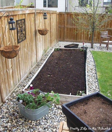 Stones around raised garden beds. Love this idea for a vegetable garden. Also great to bring garden bed forward, not directly on the fence line for more sun exposure. نباتات منزلية, Have Inspiration, Garden Yard Ideas, Garden Bed, Veggie Garden, Lawn And Garden, Raised Garden Beds, Raised Garden, Shade Garden