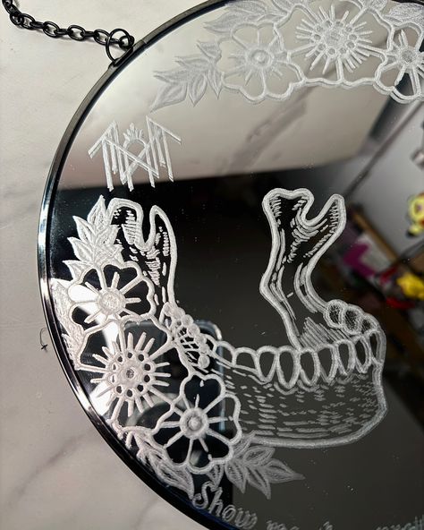 Dremel Mirror Etching, Mirror Etching Designs, Mirror Engraving, Mirror Etching, Moon Store, Sleep Token, Glass Engraving, Store Ideas, Diy Stuff