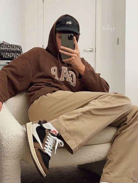 Aesthetic Brown Outfits, Outfits For Males, Mauve Aesthetic, Brown Outfits, Style Outfits Men, Aesthetic Brown, Boys Outfits, Teen Outfits, Street Style Outfits Men