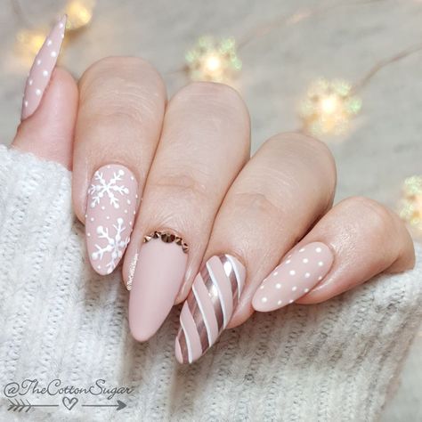 Snowflake Nail Ideas, Snowflake Nail Design, Snowflake Nail, Simple Snowflake, Glittery Nails, Nails Winter, Crazy Nails, Snowflake Nails, Winter Nail Designs