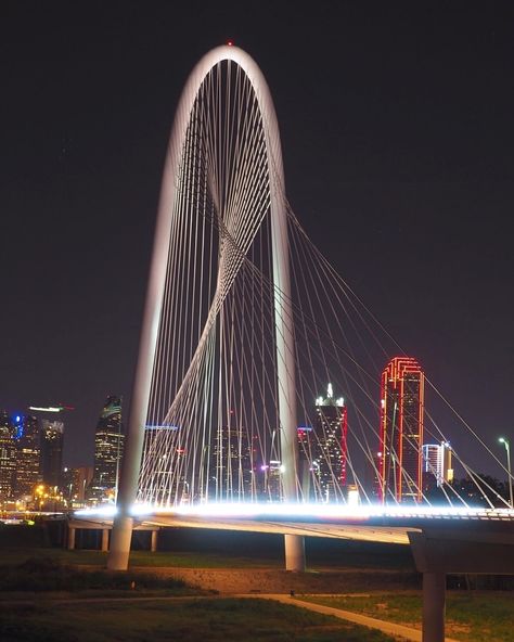 Dallas Vibes Aesthetic, City Aesthetic Dallas, Dallas Night Aesthetic, Dallas Nightlife, Texas Star, Here And Now, Dallas Texas, Dallas, Airplane View