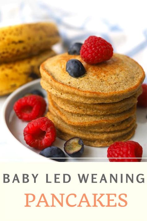 Blw Recipes With Banana, 6 Month Pancakes, Baby Led Weaning Banana Pancakes, 6 Month Old Pancakes, Pancakes For Babies Recipes, Baby Led Weaning Pancakes 6 Months, Blw Banana Pancakes, Pancake Recipe For Baby, Pancake For Baby