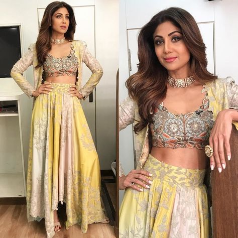 These Shilpa Shetty Ensembles Are Perfect Outfit Inspiration For Brides, Except Wedding Day! Hairstyle With Lehenga Wedding, Choli Hairstyle, Shilpa Shetty Outfits, Hairstyle With Lehenga, Lehenga Simple, Indowestern Outfits, Lehenga Hairstyles, Low Buns, Wedding Lehenga Designs