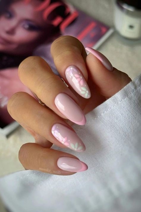 pastel spring almond nails Spring Almond Nails, Paznokcie Hello Kitty, Oval Nails Designs, Kutek Disney, No Chip Nails, Gold Nail Designs, Nail Looks, Subtle Nails, Nagel Tips