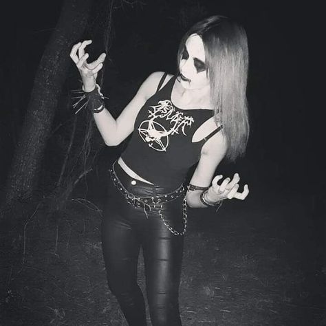 Metal Outfits, Black Metal Fashion, Metal Outfit, Corpse Paint, Alternative Subcultures, Metalhead Girl, Black Metal Girl, Metal Heads, Metal Chicks