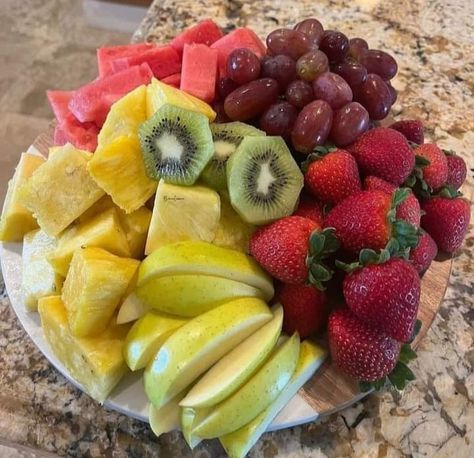 Holiday Fits, Bakery Foods, Birthday Picnic, Tropical Food, Makeup Wishlist, Healthy Food Dishes, Healthy Food Motivation, Healthy Lifestyle Food, Fruit Platter