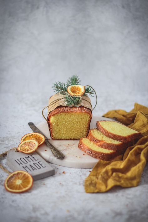 Christmas Banana, Food Photography Cake, Orange Loaf, Orange Loaf Cake, Bake Sale Packaging, Food Photography Composition, Baking Photography, Christmas Pastries, Food Videography