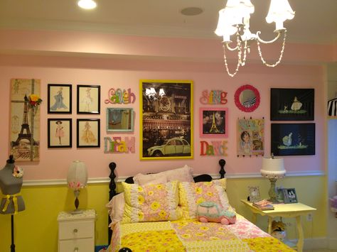 A Sweet Pink and Yellow Girl's Room - Gallery Wall Pink And Yellow Bedroom Ideas, Yellow Bedroom Aesthetic, Pink And Yellow Bedroom, Yellow Girls Room, Yellow Girls Bedroom, Yellow Bedroom Ideas, Bedroom Aesthetic Cozy, Bedroom Yellow, Yellow Girls